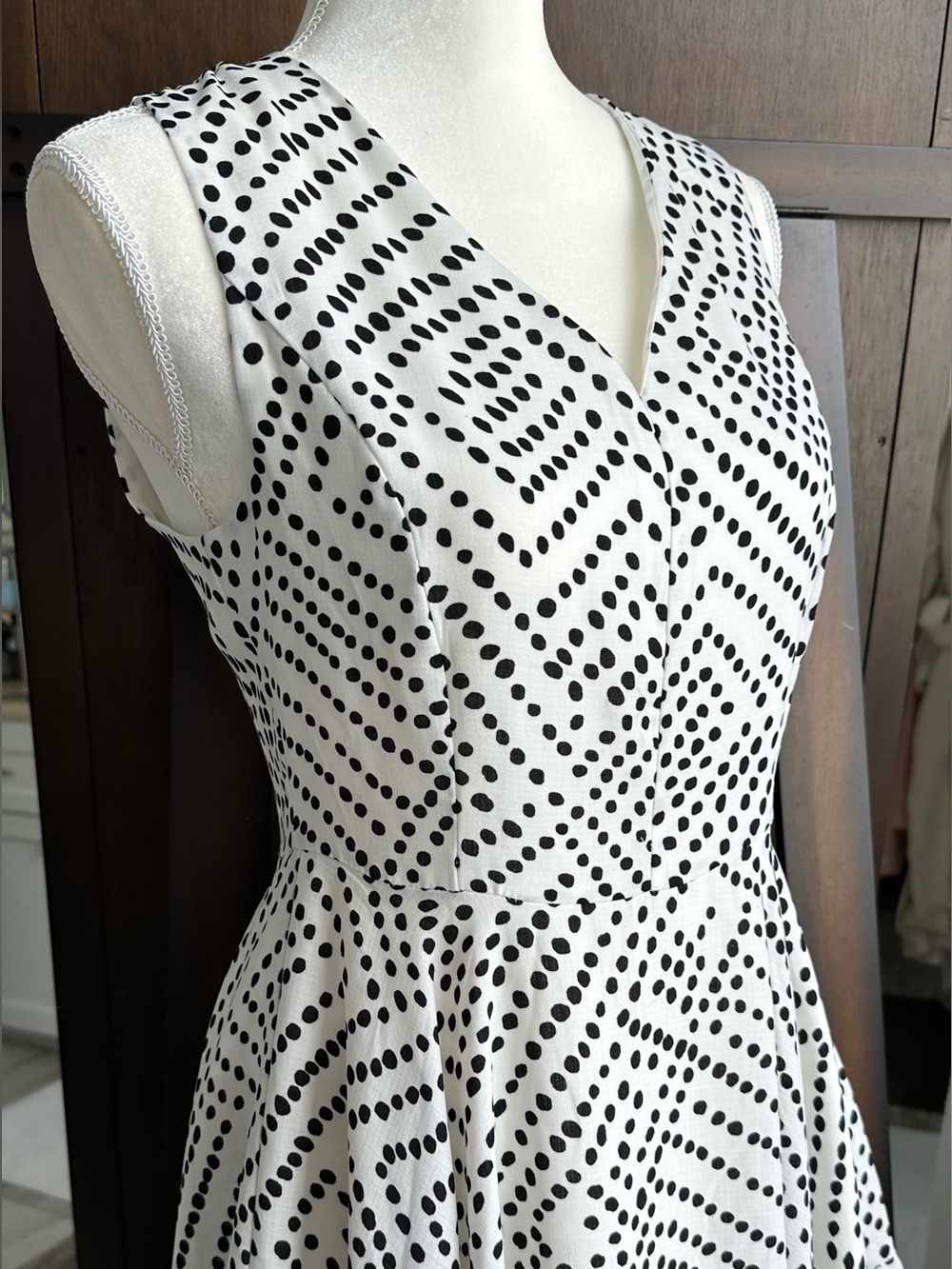 Gracia Black & White Polka Dot Sleeveless Midi Dress